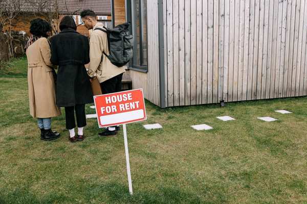what does renters insurance cover uk